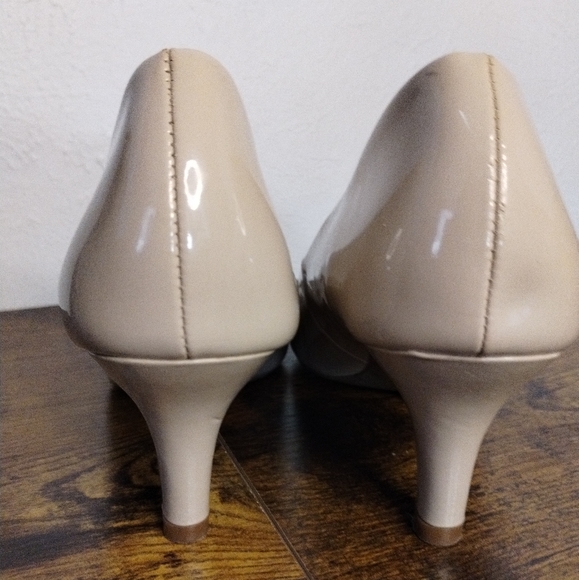 Shoes - Picture 4 of 4